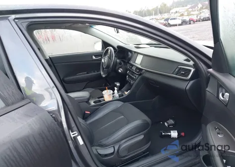 2018 Kia Optima S из США, поврежденный, VIN 5XXGT4L3XJG241082